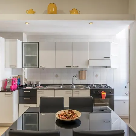 Apartment Vittorio Emanuele Rome